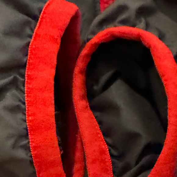 The North Face Boys Reversible Down Hooded Coat Black with Red Trim size 6 - Picture 13 of 15